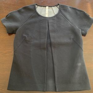 Lululemon top